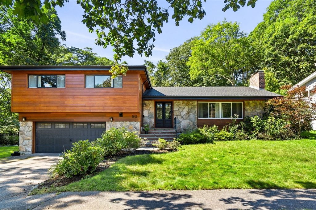 93 Woodcliff Rd, Brookline, MA 02467