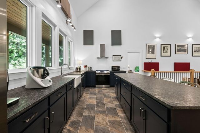 1719 Hidden Harbor Road, Hixson, TN 37343