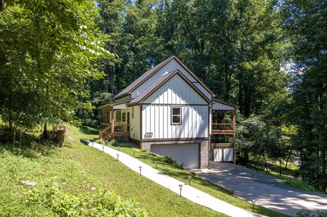 1719 Hidden Harbor Road, Hixson, TN 37343
