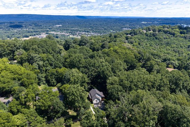 1719 Hidden Harbor Road, Hixson, TN 37343
