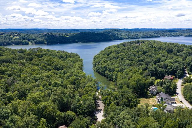 1719 Hidden Harbor Road, Hixson, TN 37343