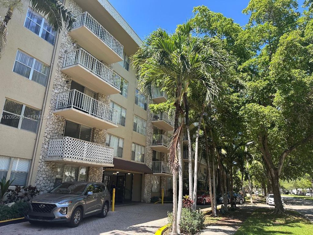 1805 Sans Souci Boulevard 301, North Miami, FL 33181