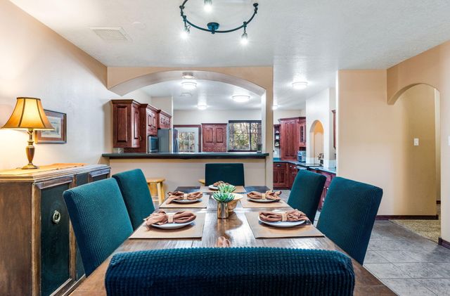 10 Vera Cruz Avenue, Cedar Crest, NM 87008