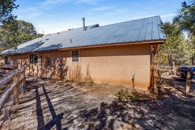 10 Vera Cruz Avenue, Cedar Crest, NM 87008