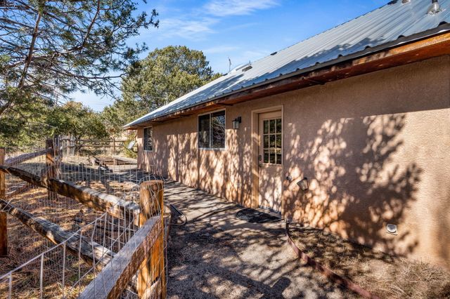 10 Vera Cruz Avenue, Cedar Crest, NM 87008