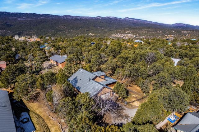 10 Vera Cruz Avenue, Cedar Crest, NM 87008