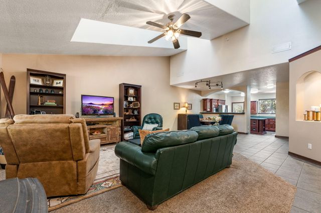 10 Vera Cruz Avenue, Cedar Crest, NM 87008