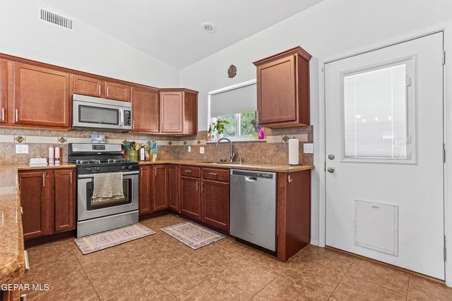 11106 WHITEHALL Drive, El Paso, TX 79934