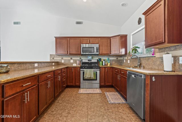 11106 WHITEHALL Drive, El Paso, TX 79934