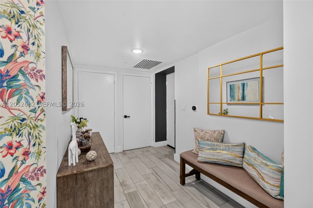55 SE 6th St 3802, Miami, FL 33131