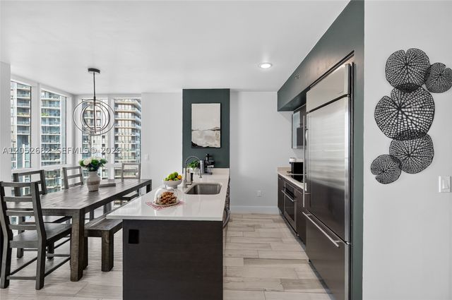 55 SE 6th St 3802, Miami, FL 33131