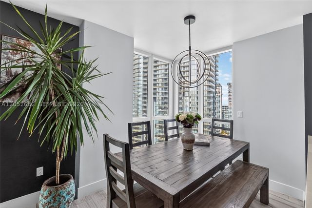 55 SE 6th St 3802, Miami, FL 33131