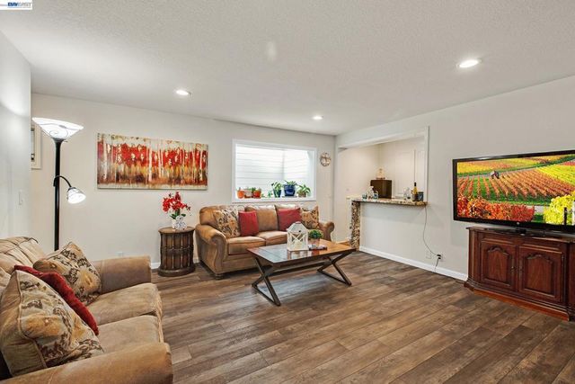 1932 College Ave, Livermore, CA 94550
