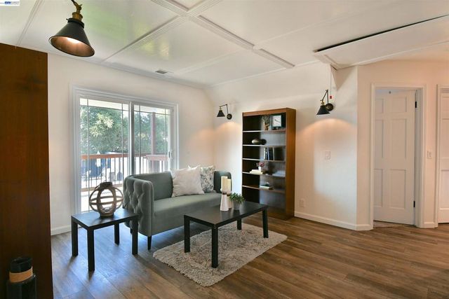 1932 College Ave, Livermore, CA 94550