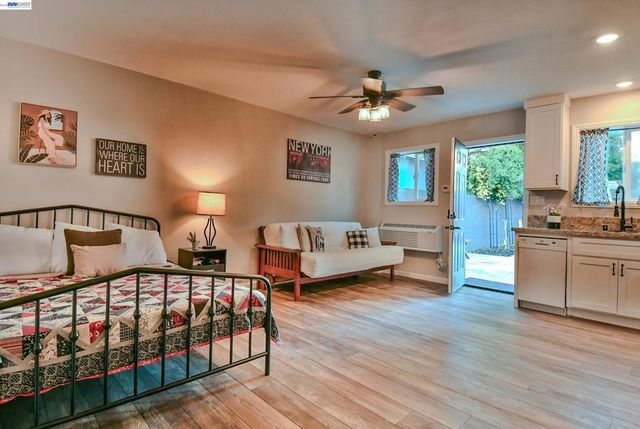 1932 College Ave, Livermore, CA 94550