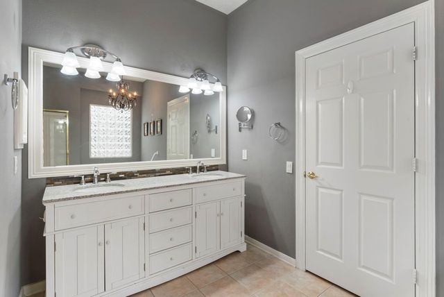 74 Shannon Green Court, The Woodlands, TX 77384