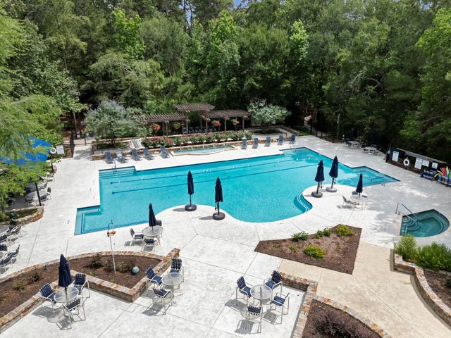 74 Shannon Green Court, The Woodlands, TX 77384