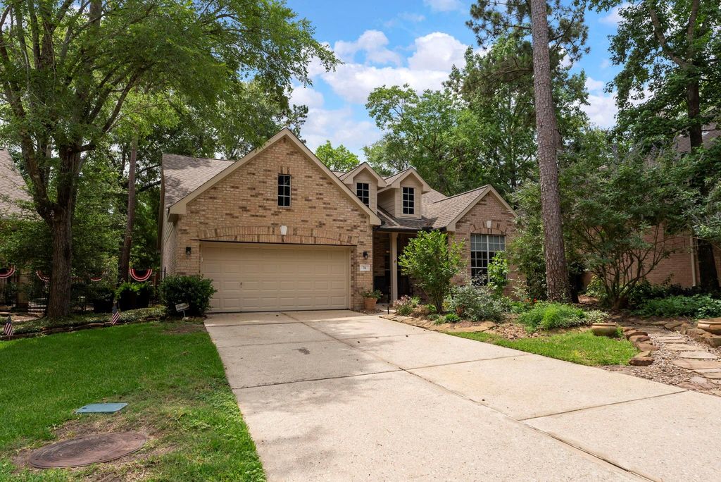74 Shannon Green Court, The Woodlands, TX 77384