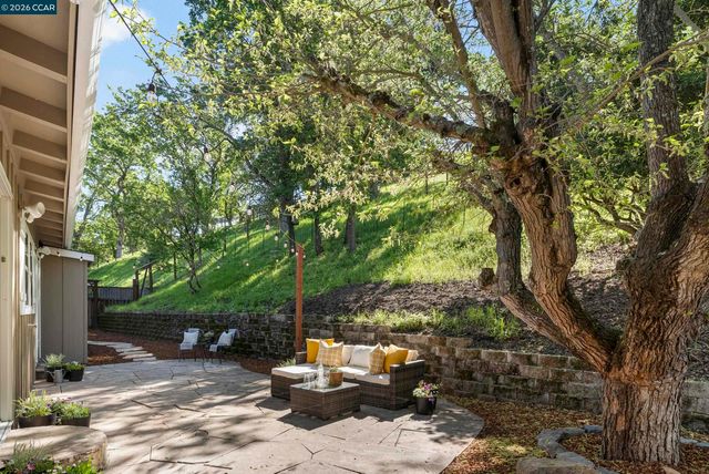 837 Rosewood Ct, Walnut Creek, CA 94596