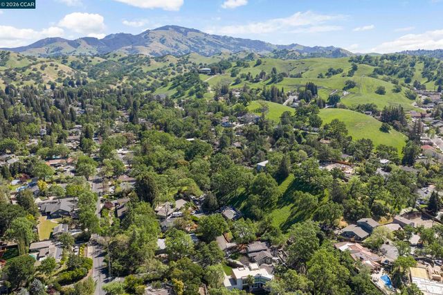 837 Rosewood Ct, Walnut Creek, CA 94596