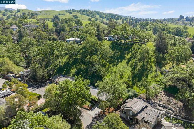 837 Rosewood Ct, Walnut Creek, CA 94596