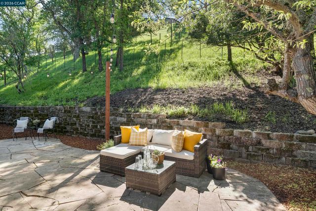 837 Rosewood Ct, Walnut Creek, CA 94596