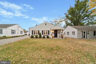 68 FLORENCE AVE, Aston, PA 19014