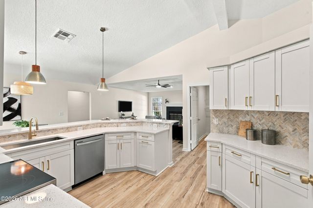 5312 BLUE PACIFIC Drive W, Jacksonville, FL 32257