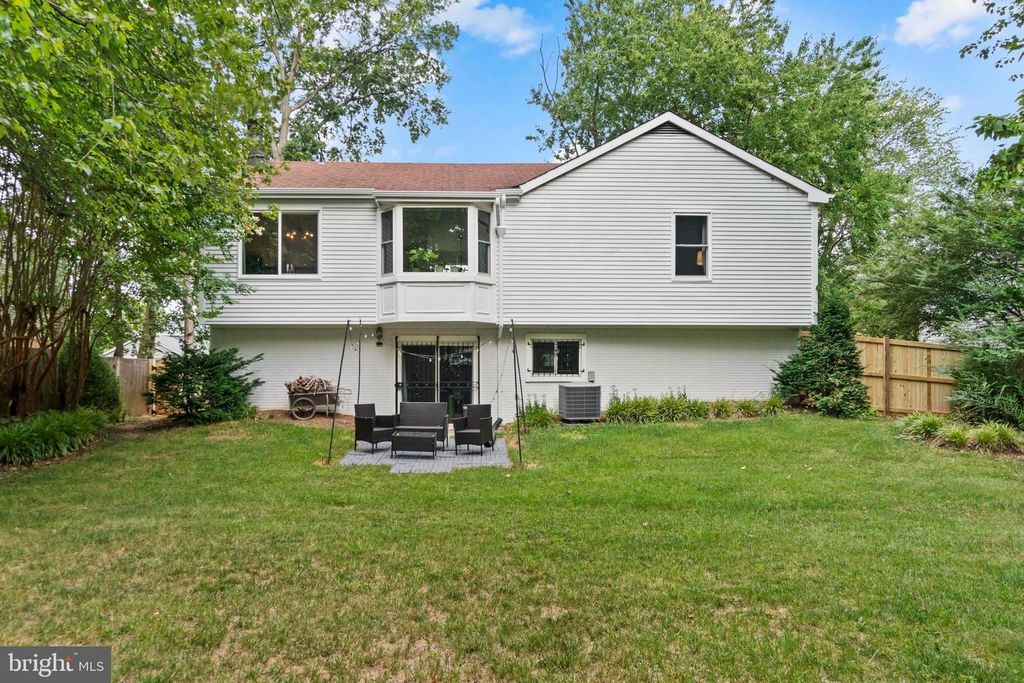 6211 CARYHURST DR, Fort Washington, MD 20744