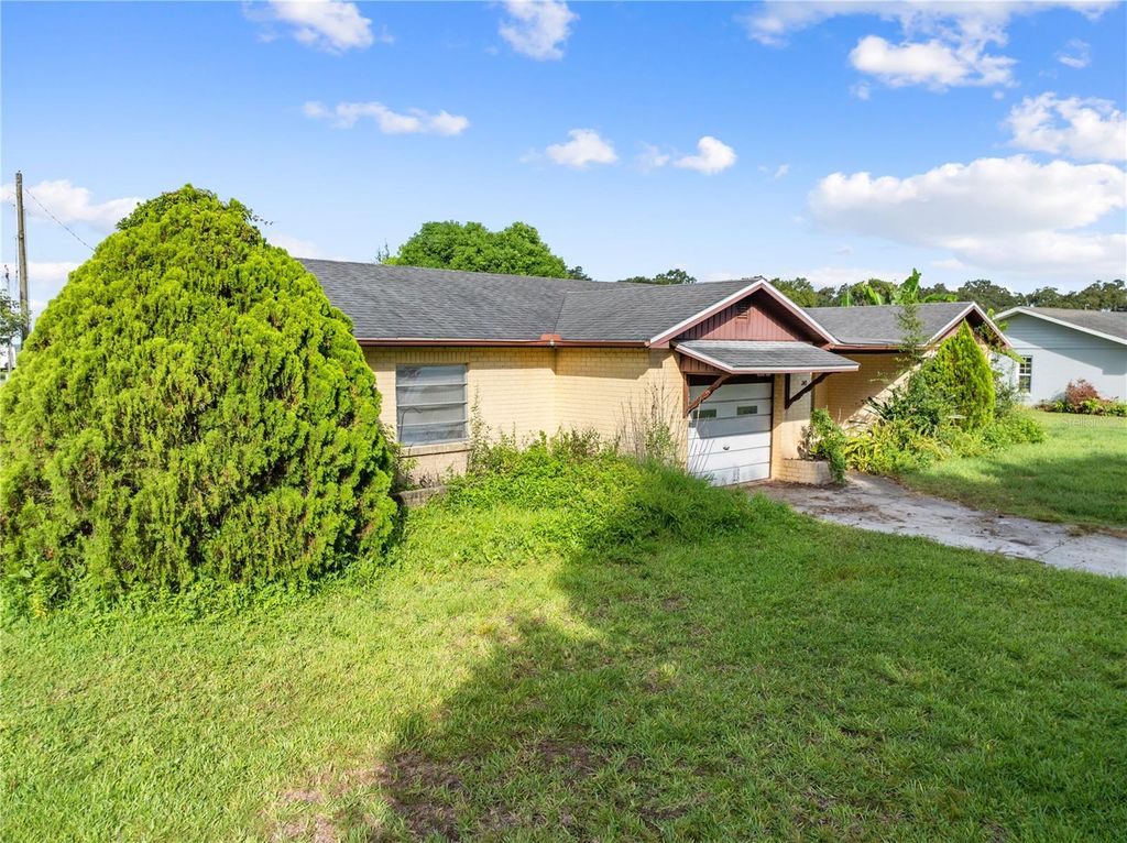 Image 2 of property listing at 740 SHORE DRIVE, Kissimmee, FL 34744