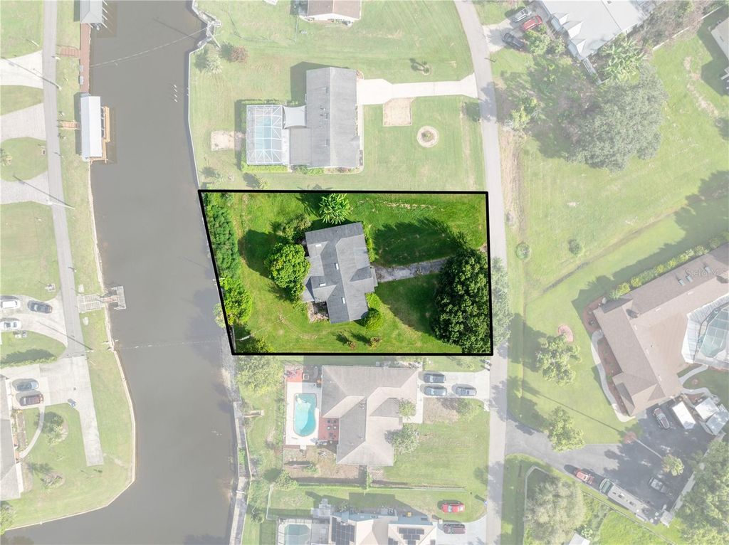 Image 14 of property listing at 740 SHORE DRIVE, Kissimmee, FL 34744