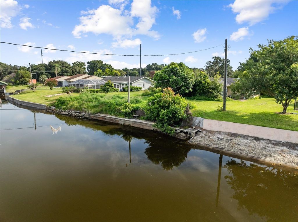 Image 20 of property listing at 740 SHORE DRIVE, Kissimmee, FL 34744