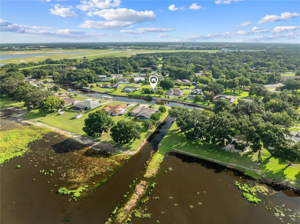 Image 23 of property listing at 740 SHORE DRIVE, Kissimmee, FL 34744