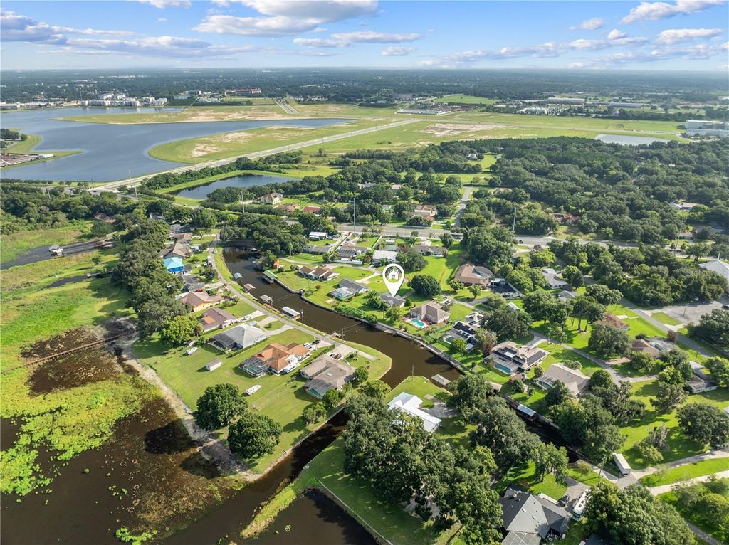 Image 25 of property listing at 740 SHORE DRIVE, Kissimmee, FL 34744