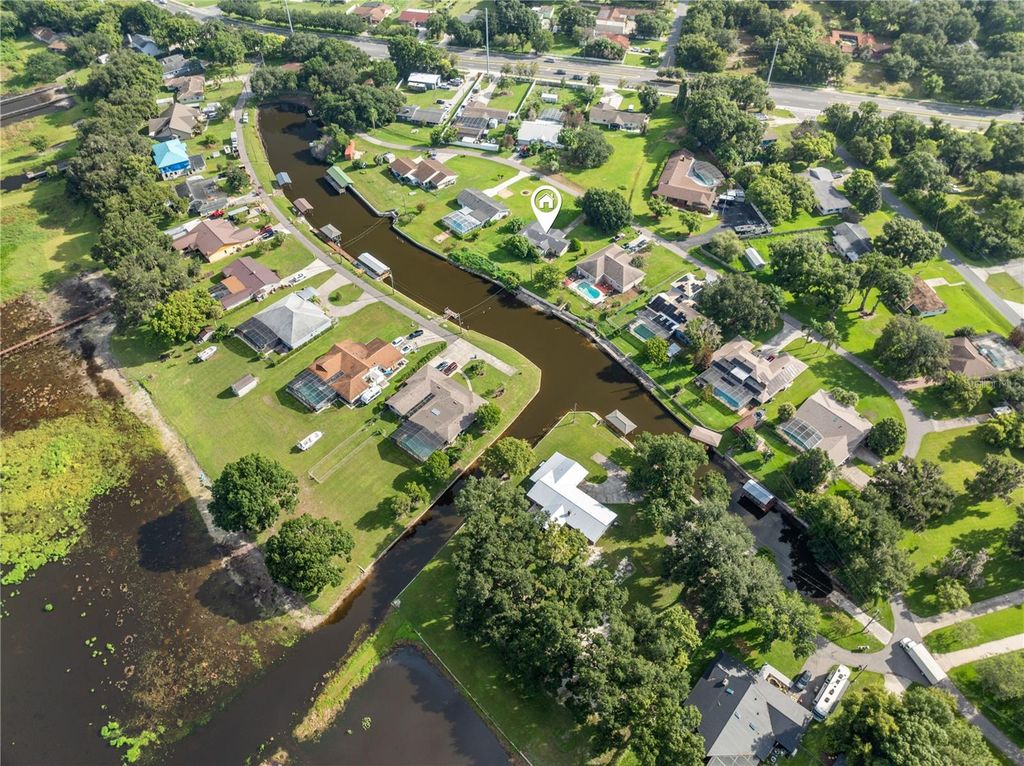 Image 26 of property listing at 740 SHORE DRIVE, Kissimmee, FL 34744