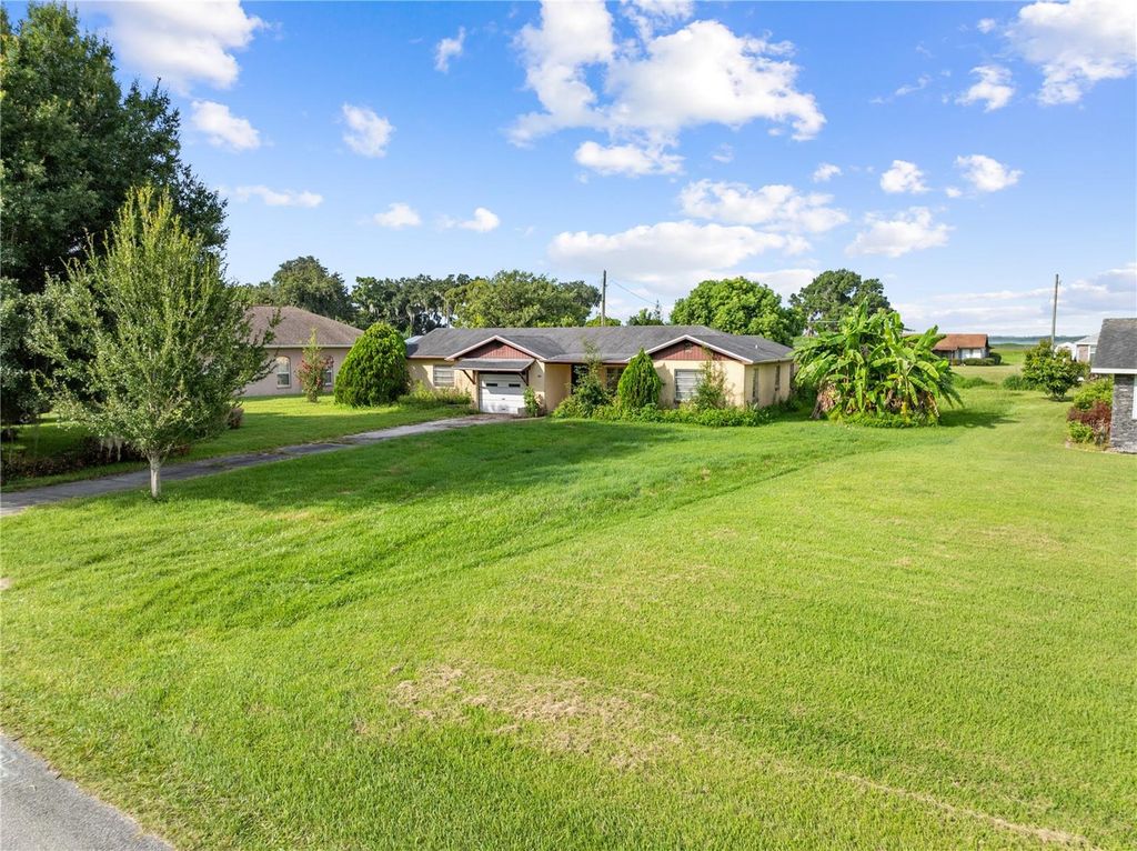 Image 4 of property listing at 740 SHORE DRIVE, Kissimmee, FL 34744