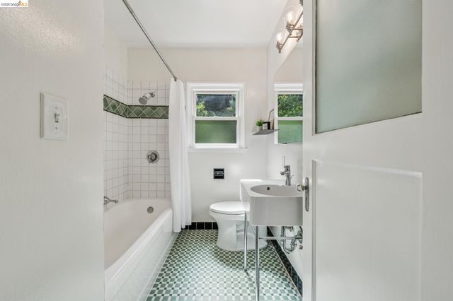 2306 Ivy Dr, Oakland, CA 94606