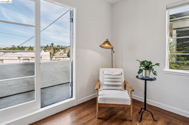 2306 Ivy Dr, Oakland, CA 94606