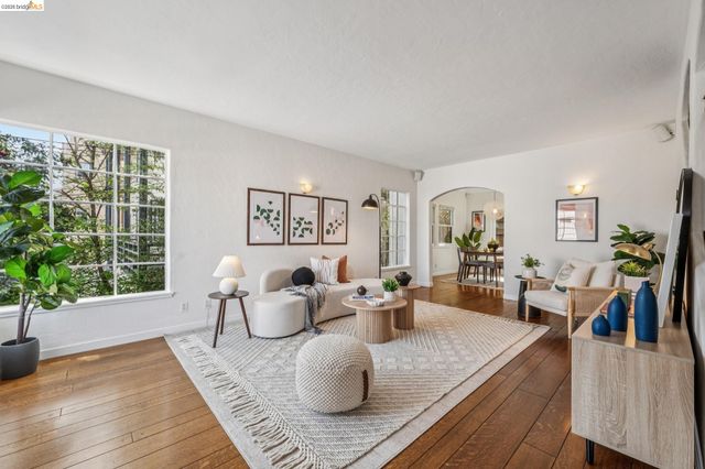 2306 Ivy Dr, Oakland, CA 94606