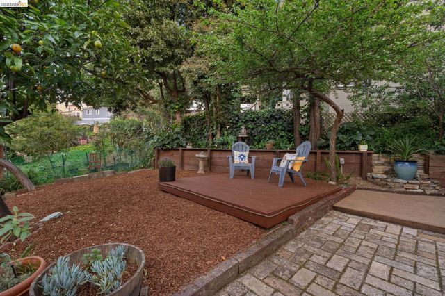 2306 Ivy Dr, Oakland, CA 94606