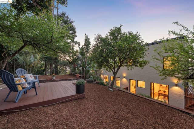 2306 Ivy Dr, Oakland, CA 94606