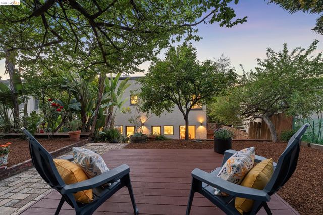 2306 Ivy Dr, Oakland, CA 94606