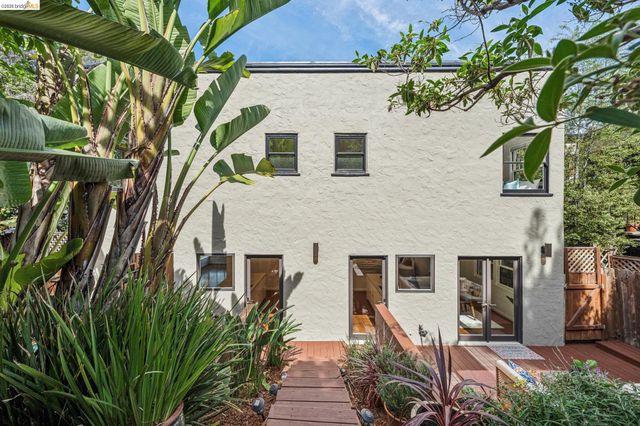 2306 Ivy Dr, Oakland, CA 94606