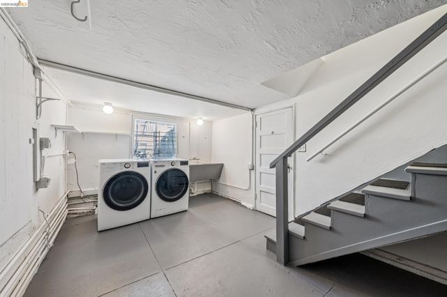 2306 Ivy Dr, Oakland, CA 94606