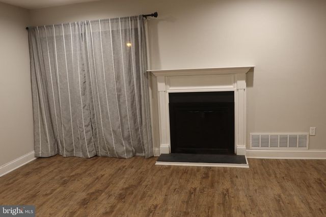 13 TULIP CT, Mount Laurel, NJ 08054