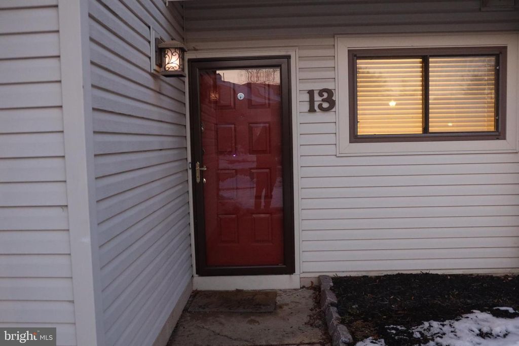 13 TULIP CT, Mount Laurel, NJ 08054