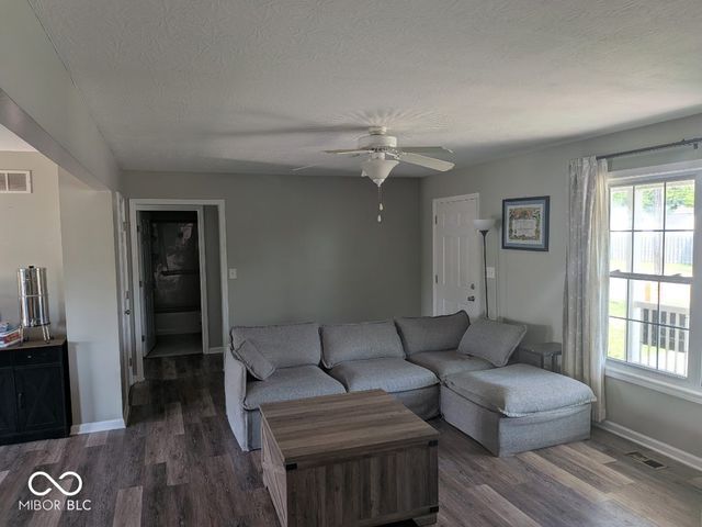 101 W Broad Street, Kennard, IN 47351