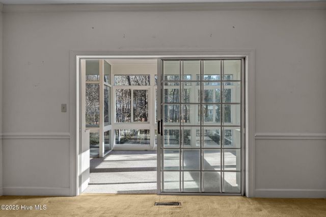 6 Village In The Woods Circle, Southern Pines, NC 28387