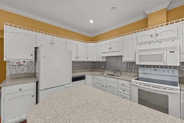 6 Village In The Woods Circle, Southern Pines, NC 28387