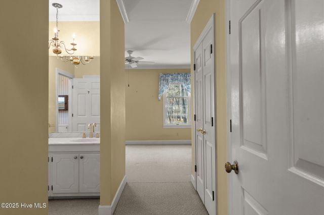 6 Village In The Woods Circle, Southern Pines, NC 28387